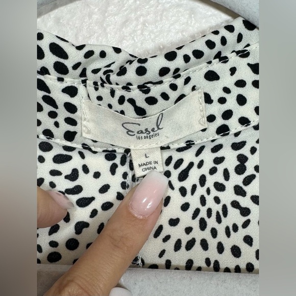 Easel Leopard Animal Print Button Down Front Oversized Shirt Women’s Size Large - Picture 4 of 13